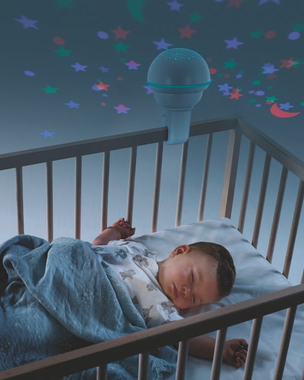 Proyector de estrellas El Proyector de Estrellas de Jané es un dispositivo que proyecta un cielo nocturno lleno de estrellas y constelaciones en la pared o techo de la habitación de tu bebé