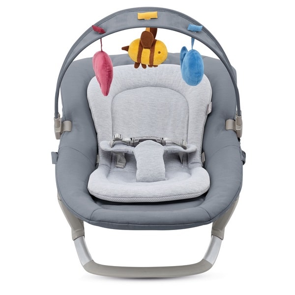 Hamaquita Lounge Inglesina Es un producto cómodo y seguro para el descanso de tu bebé. Está diseñada con una tela suave y transpirable para asegurar un ambiente fresco y cómodo para el pequeño, y cuenta con un sistema de cierre de seguridad para evitar que la hamaca se abra accidentalmente.