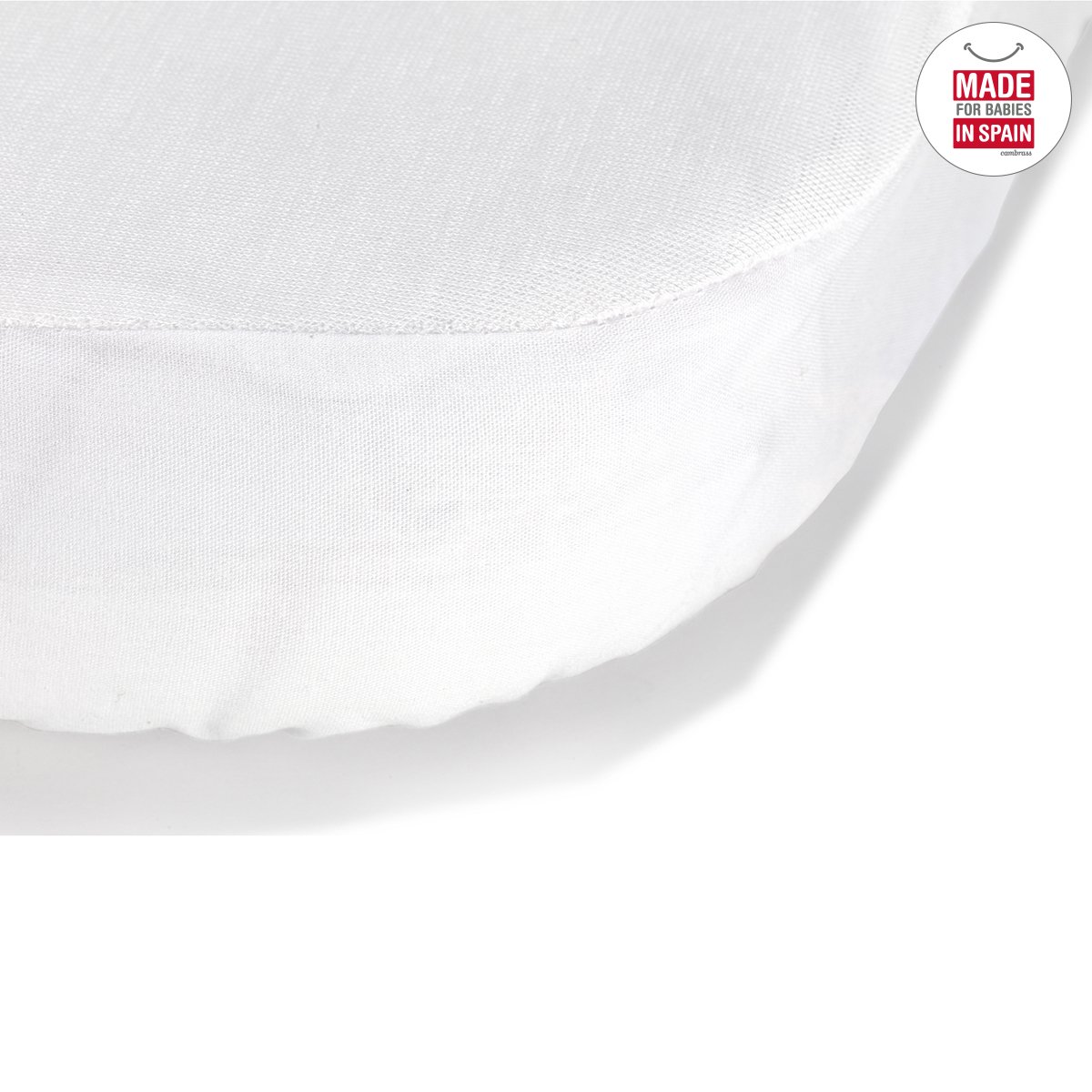 Bajera Impermeable tencel cuna blanco Cambrass La sábana ajustable confeccionada con fibras de TENCEL™, impermeable y transpirable (para cuna 60) de Cambrass, funciona como una práctica bajera. Fabricado en España. Por Cambrass.